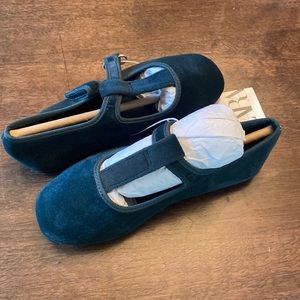 New Zara velvet green shoes girls- size 11 Toddler USA